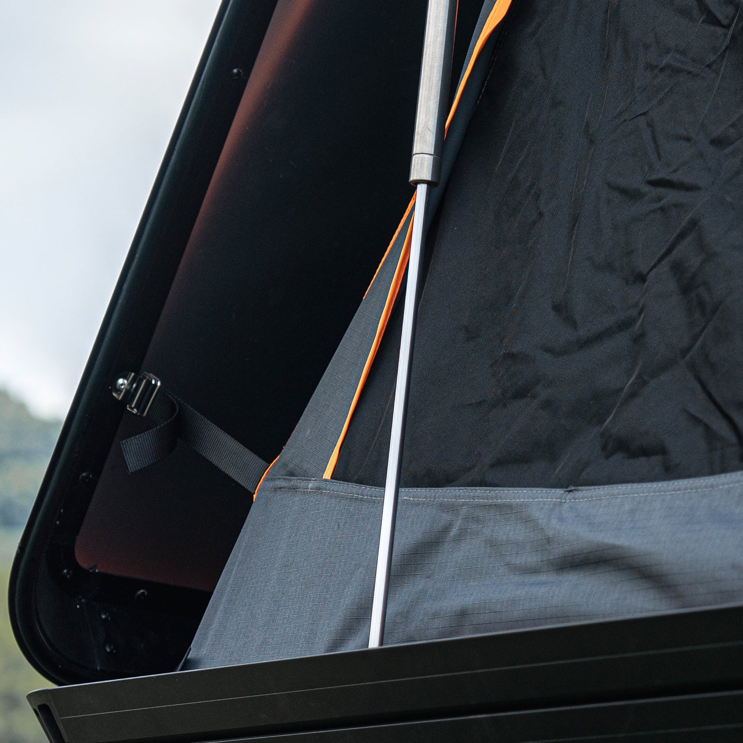 Trustmade Pioneer Series Hard Shell Rooftop Tent